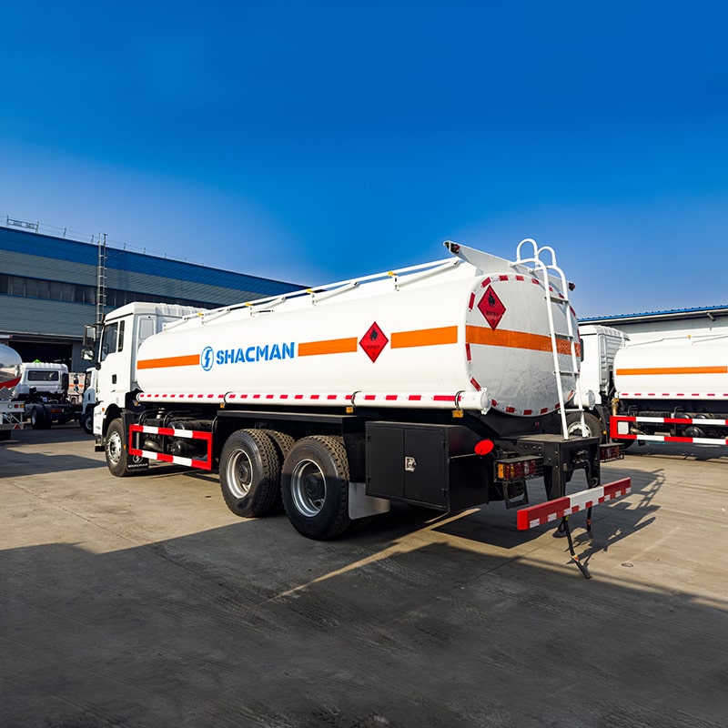 Camion de ravitaillement en carburant SHACMAN 6*4