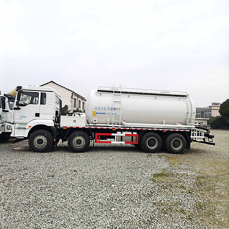 SHACMAN 8*4  cement bulker trailer for oil field use