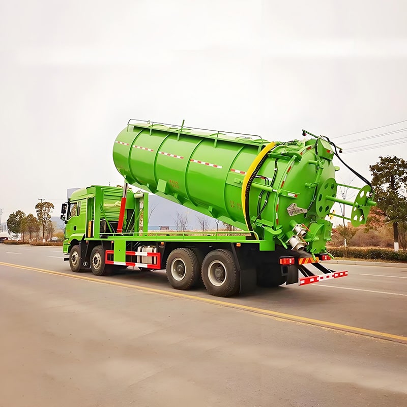 شاحنة شفط مياه الصرف الصحي Shacman 8x4 30CBM للبيع