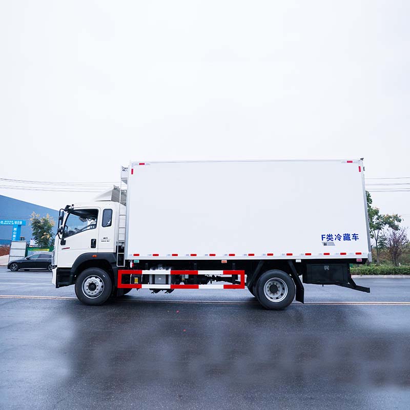 HOWO RHD 4X2 6.8m refrigerator freezer van truck