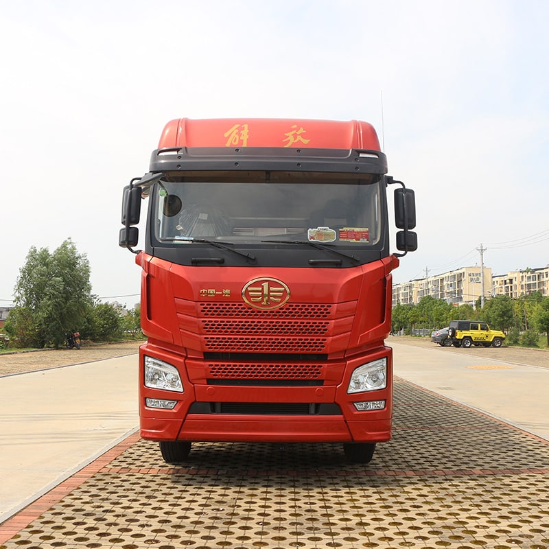 FAW 8*4 animal poultry chicken pig transport truck