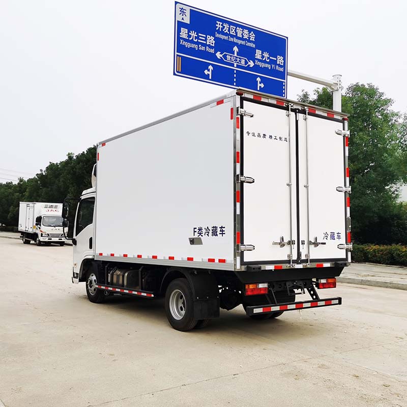 Shacman 3ton Van Box Truck Refrigerator Truck