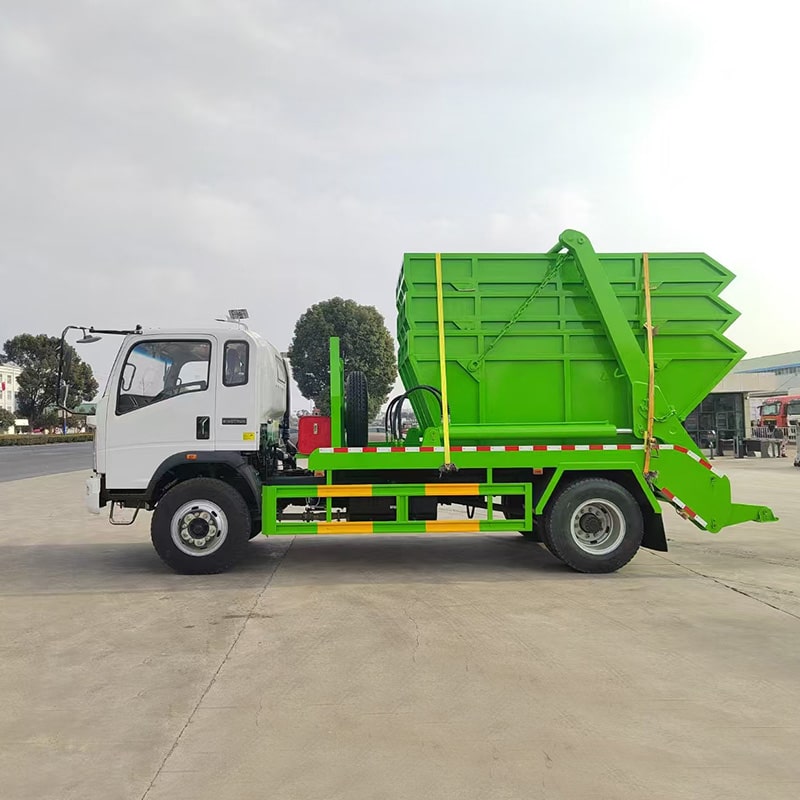 Howo 4 cubic meters Skip Loader Garbage Truck for Sale