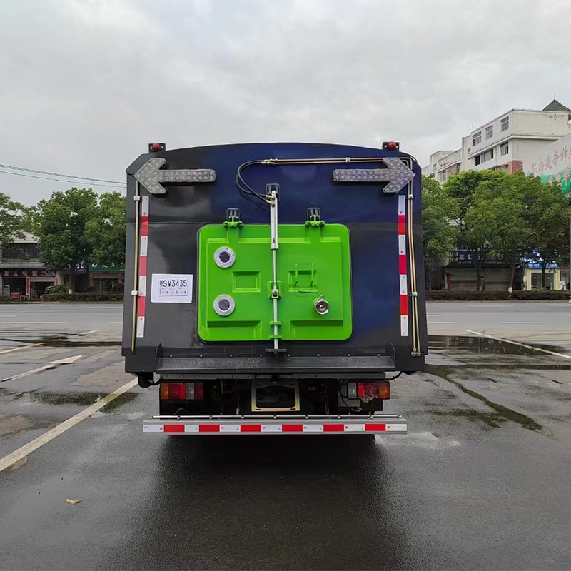 ISUZU 4cbm high-pressure flushing self-cleaning road sweeper