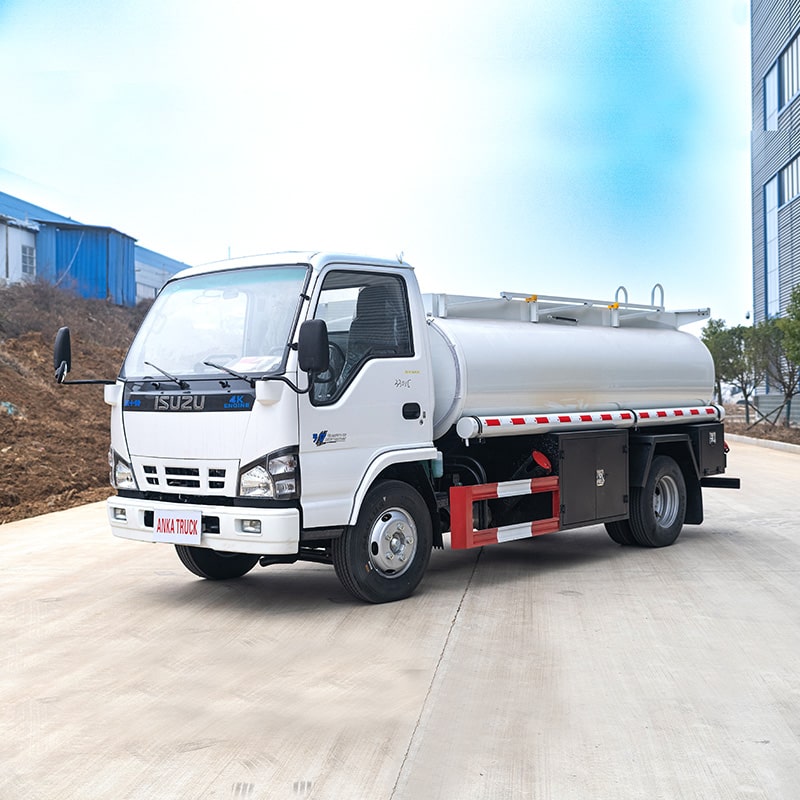 ISUZU 5000L fuel tank truck