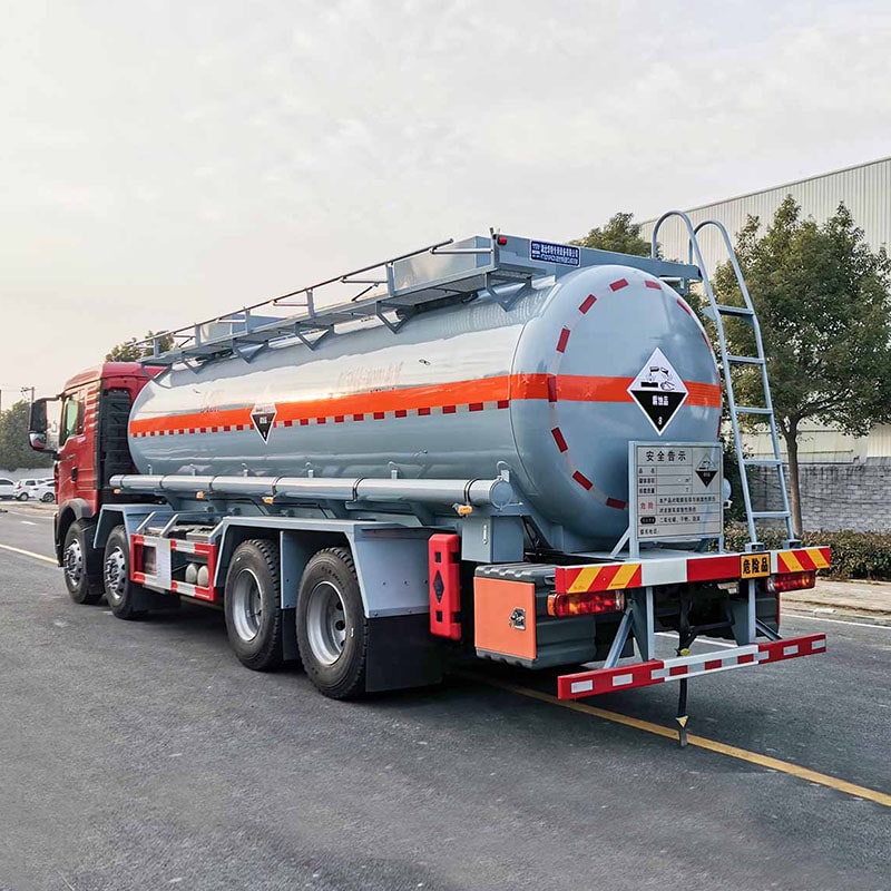 HOWO 8*4 HCL chemical sodium acid solution transport truck