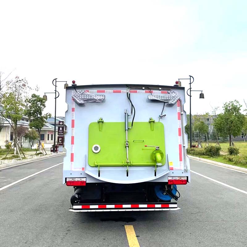 DongFeng Road Washing and Sweeping Vehicle Vacuum Truck